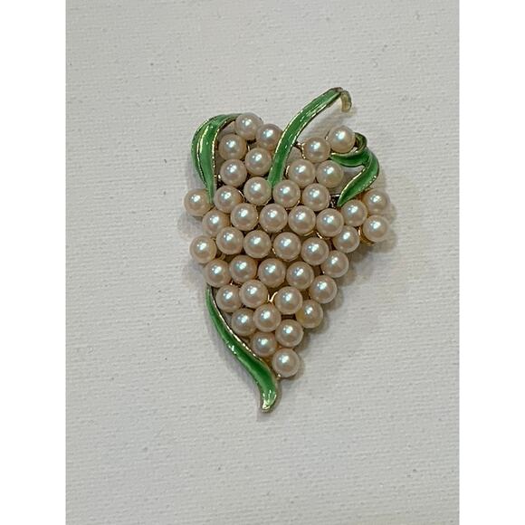 Pearl Cluster Grapes Enamel Leaves Pin Brooch & Earrings Clip MCM Vintage Set 3 - Picture 11 of 11